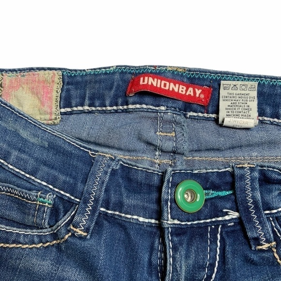 Union Bay Distressed Bermuda Jean Shorts Embroidered Pockets Size 0 - Picture 5 of 9